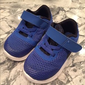 Toddler Nike sneakers